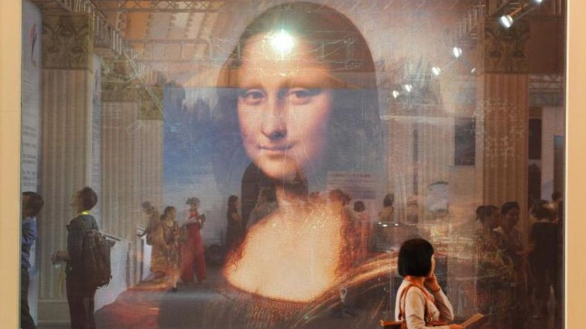 mona lisa rasa pe cap in scopuri umanitare o tumoare schimba viata nu si valoarea ei