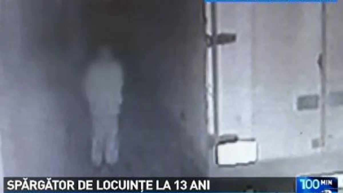 un copil de 13 ani a fost filmat in timp ce spargea o casa din judetul hunedoara