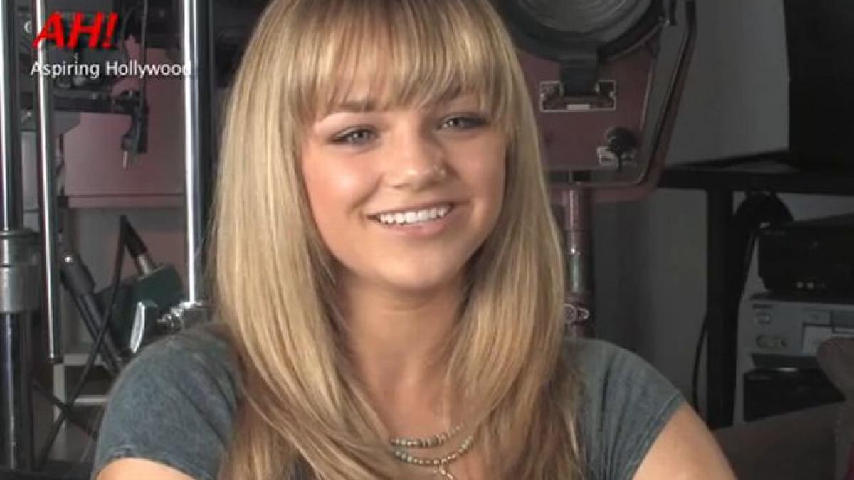 o romanca de 17 ani vedeta la hollywood adolescenta din negresti oas joaca intr unul dintre cele