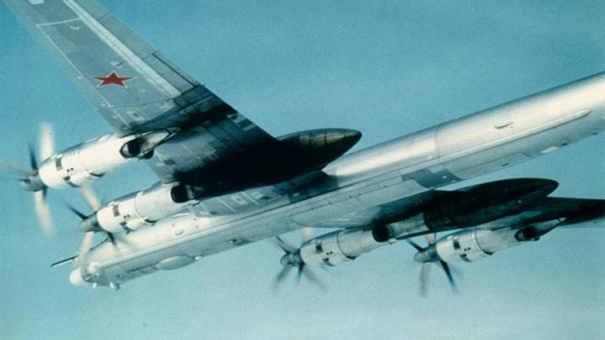 rusii se joaca cu vigilenta japonezilor doua bombardiere tupolev tu 95 au dat tarcoale spatiului