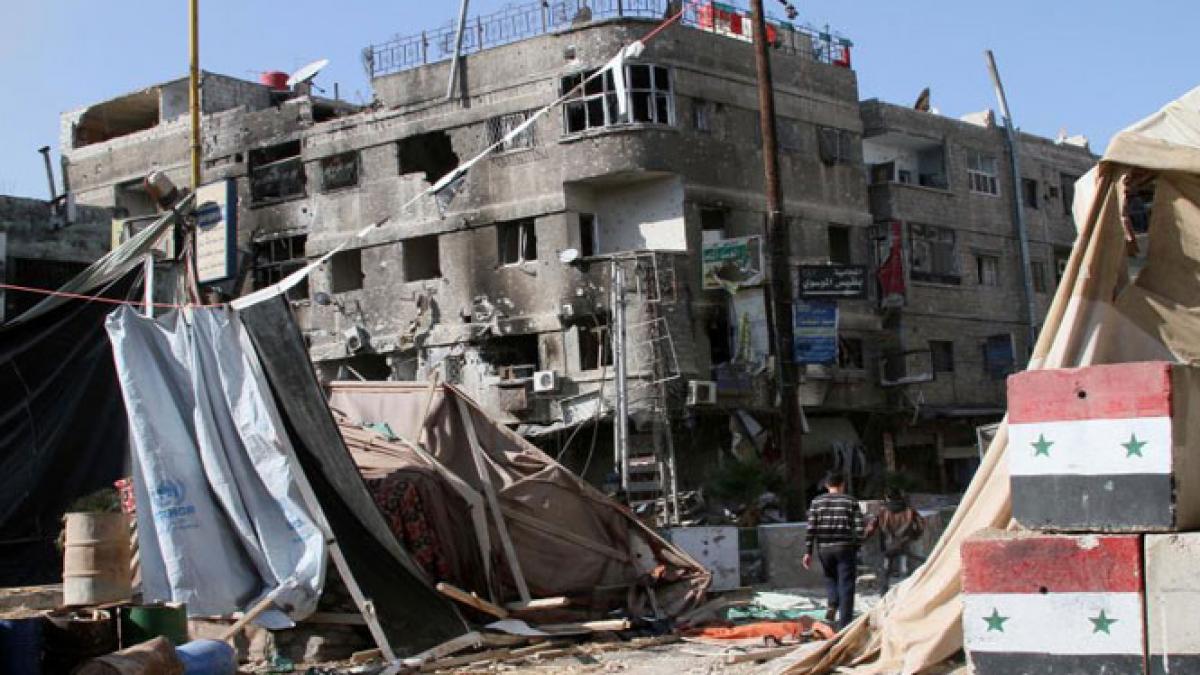 zeci de militari printre care patru generali ucisi intr un atentat cu bomba in apropiere de damasc