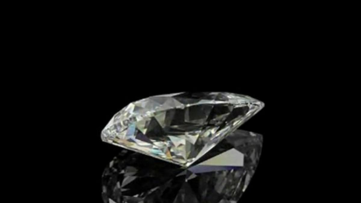 diamante rubine smaralde si safire intr o expozitia ce va fi inaugurata la paris