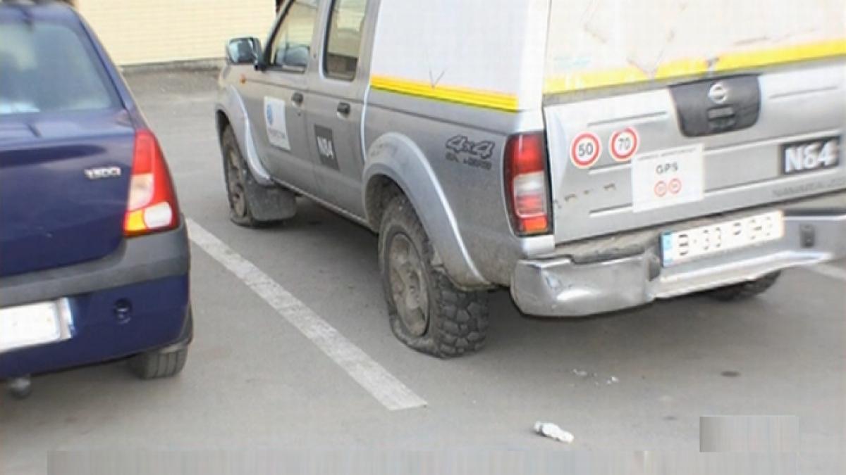 sibiu 21 de masini ale unei firme de prospectiuni gasite cu cauciucurile taiate politia a gasit un