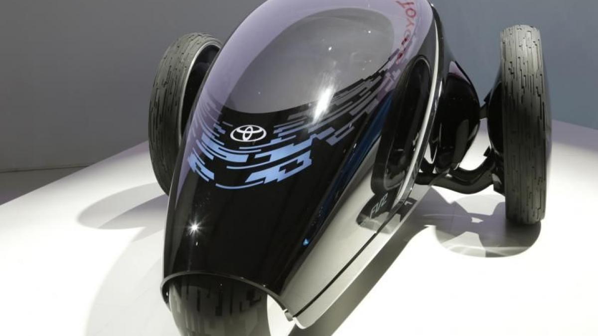 masina fara volan a facut senzatie la salonul auto din tokio