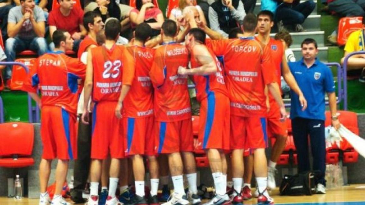 opt baschetbalisti si antrenorul de la csm oradea internati in spital
