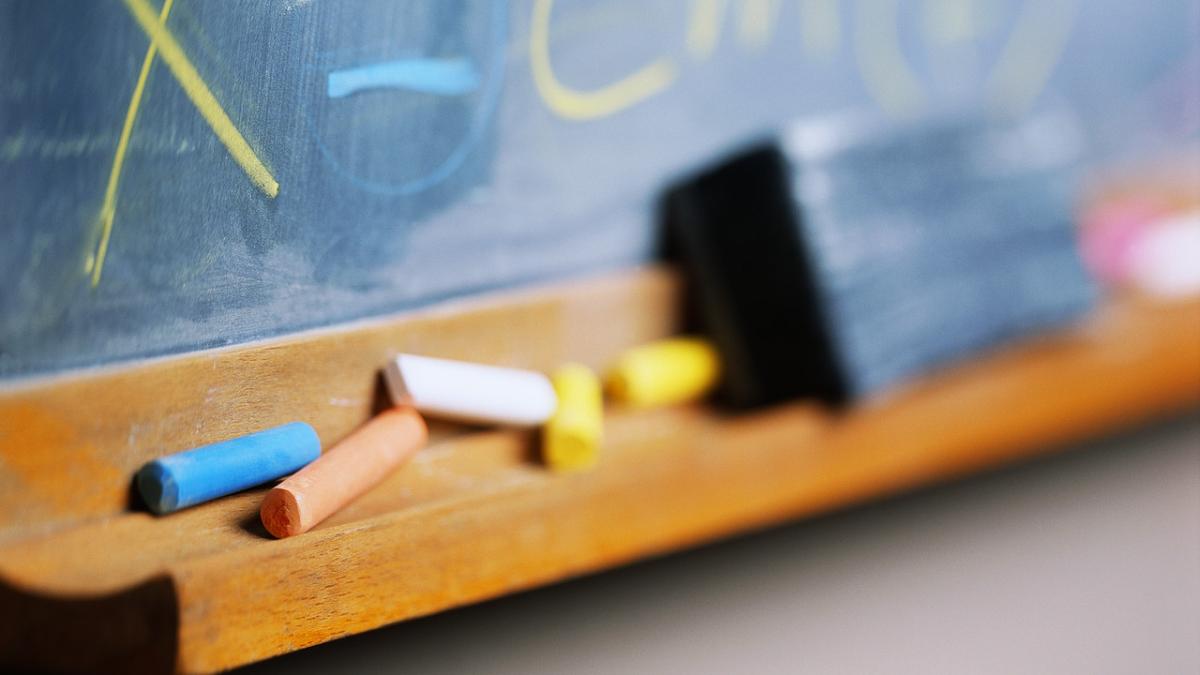 copil umilit de invatatoare mami credeam ca nu se mai termina elevul de clasa a iii a era pus sa