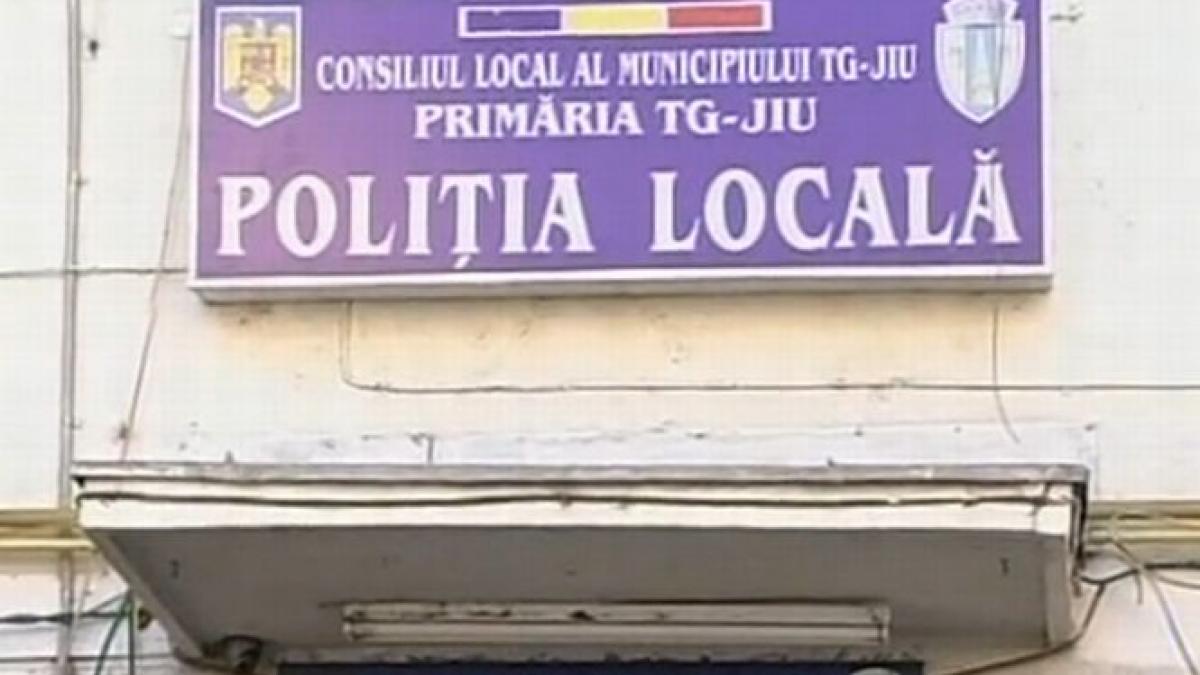descinderi la sediul politiei locale din targu jiu oamenii legii suspectati ca au luat mita pentru