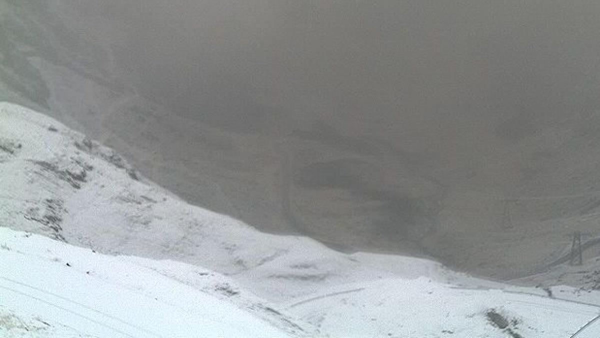 imagini surprinse in urma cu putin timp ninge in romania vezi cum va fi vremea in acest weekend