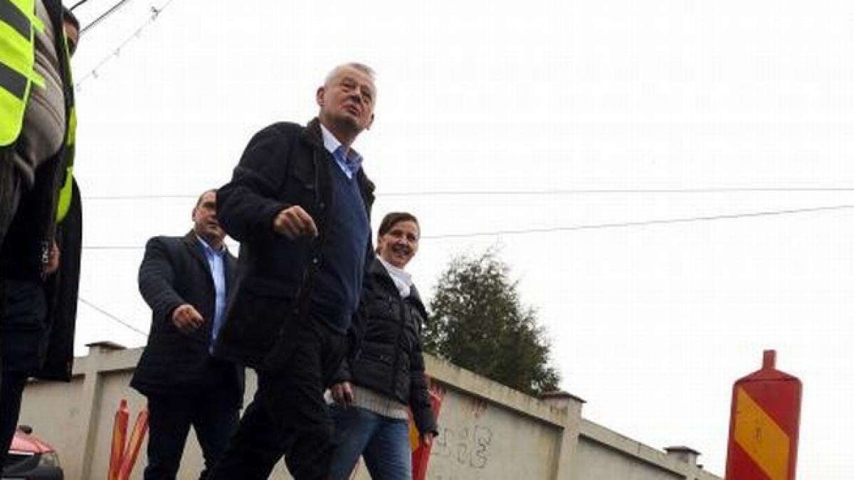 oprescu nu ar trebui sa mai avem strazi de pamant pana la finalul lui 2015