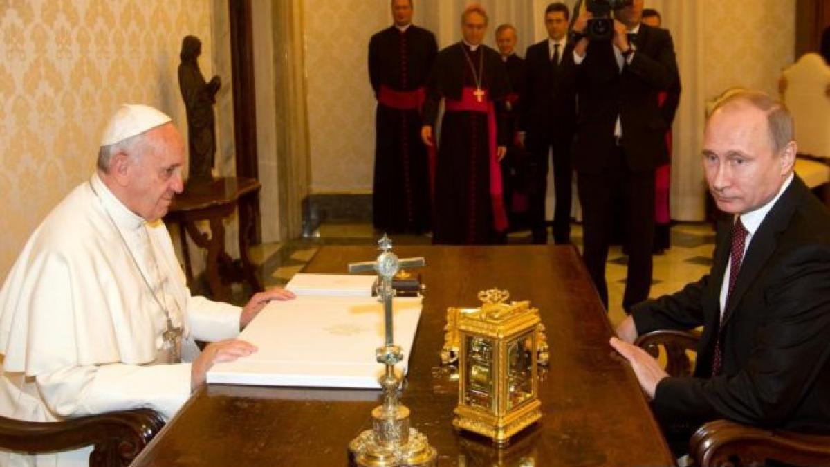 papa francisc si vladimir putin au cerut privilegierea caii negocierilor in criza siriana