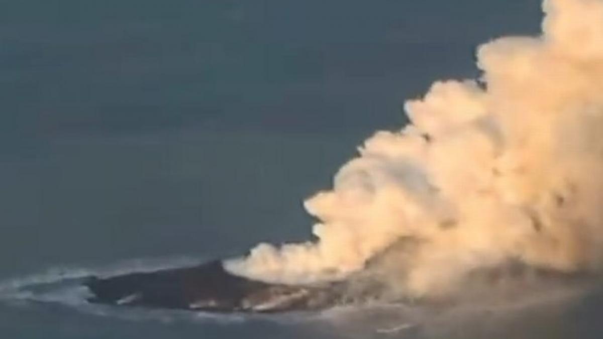 Fenomenul inedit observat pe insula care a apărut în largul Japoniei