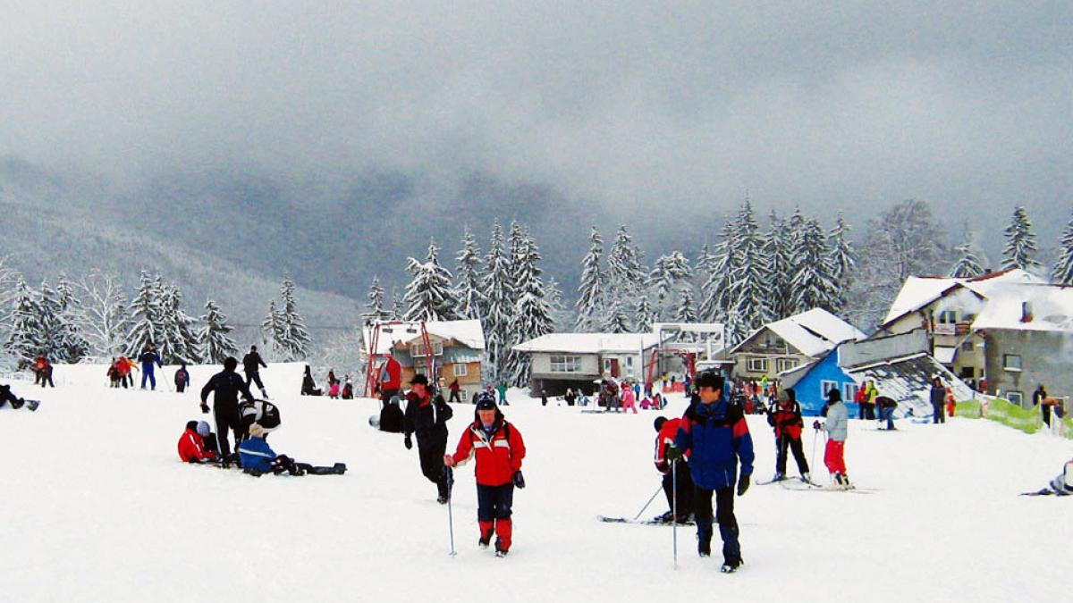 zapada masoara deja 30 de centimetri spre bucuria celor care vor sa urce pe partii ce avertisment