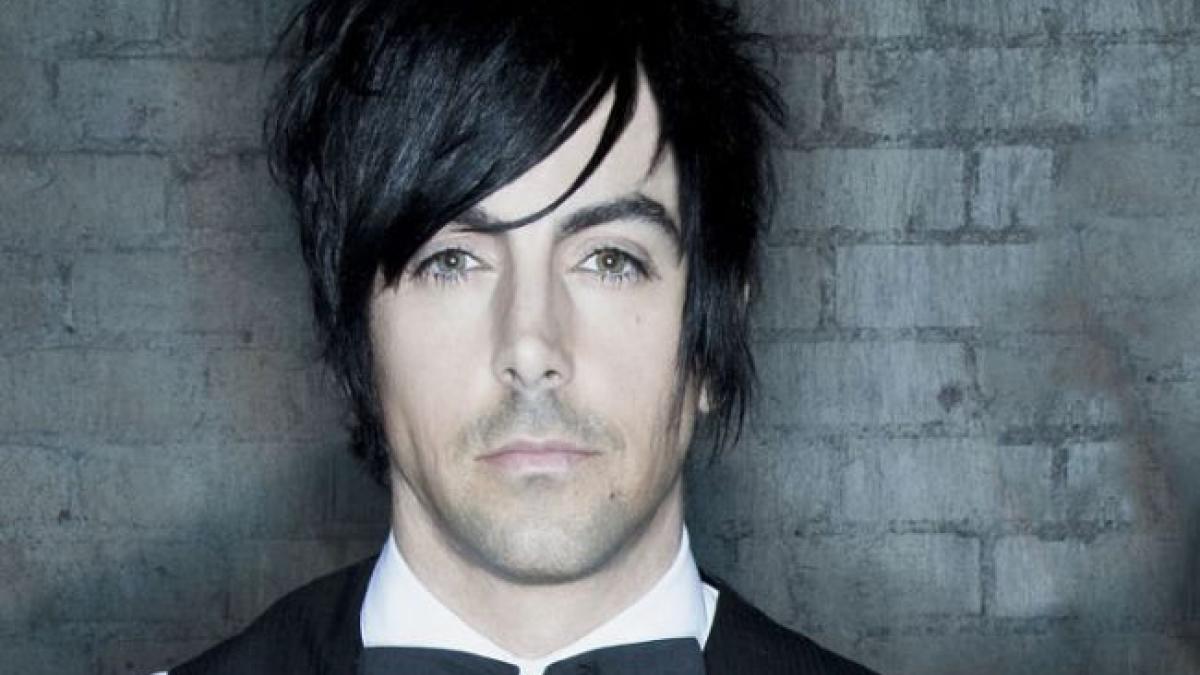 val de indignare in lumea muzicii solistul formatiei lostprophets ian watkins a recunoscut ca a