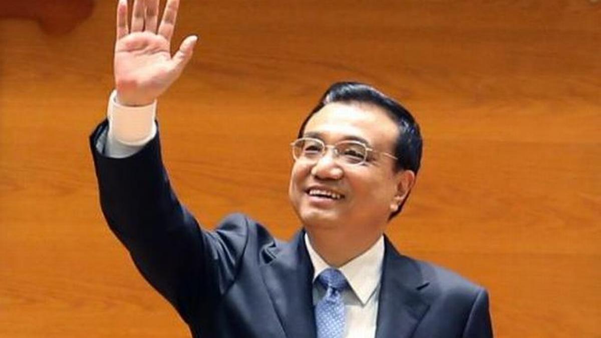 premierul chinei li keqiang si a incheiat vizita in romania victor ponta l a condus pe demnitarul