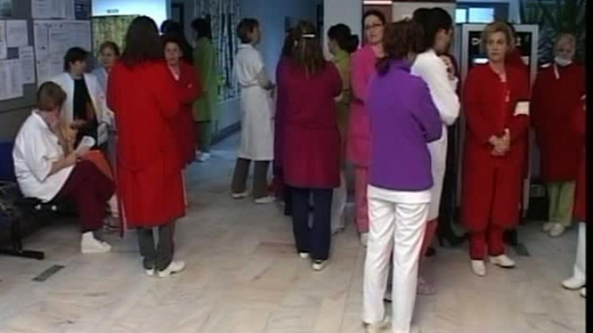 200 de angajati ai spitalului din tecuci au protestat pentru ca nu si au primit salariile unitatea