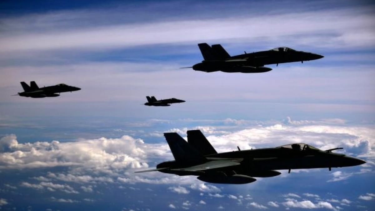 cresc tensiunile din marea chinei de est avioane chineze de lupta au jucat umbra cu aeronavele