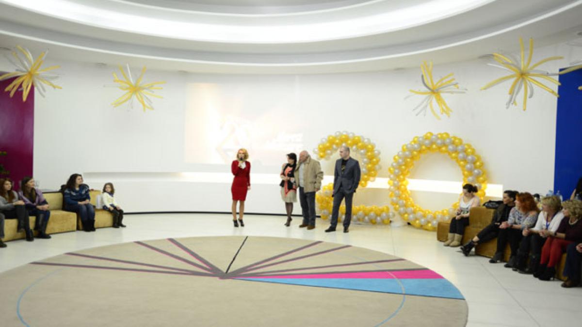 primii 20 de ani ai antenei 1 o familie mai unita ca oricand