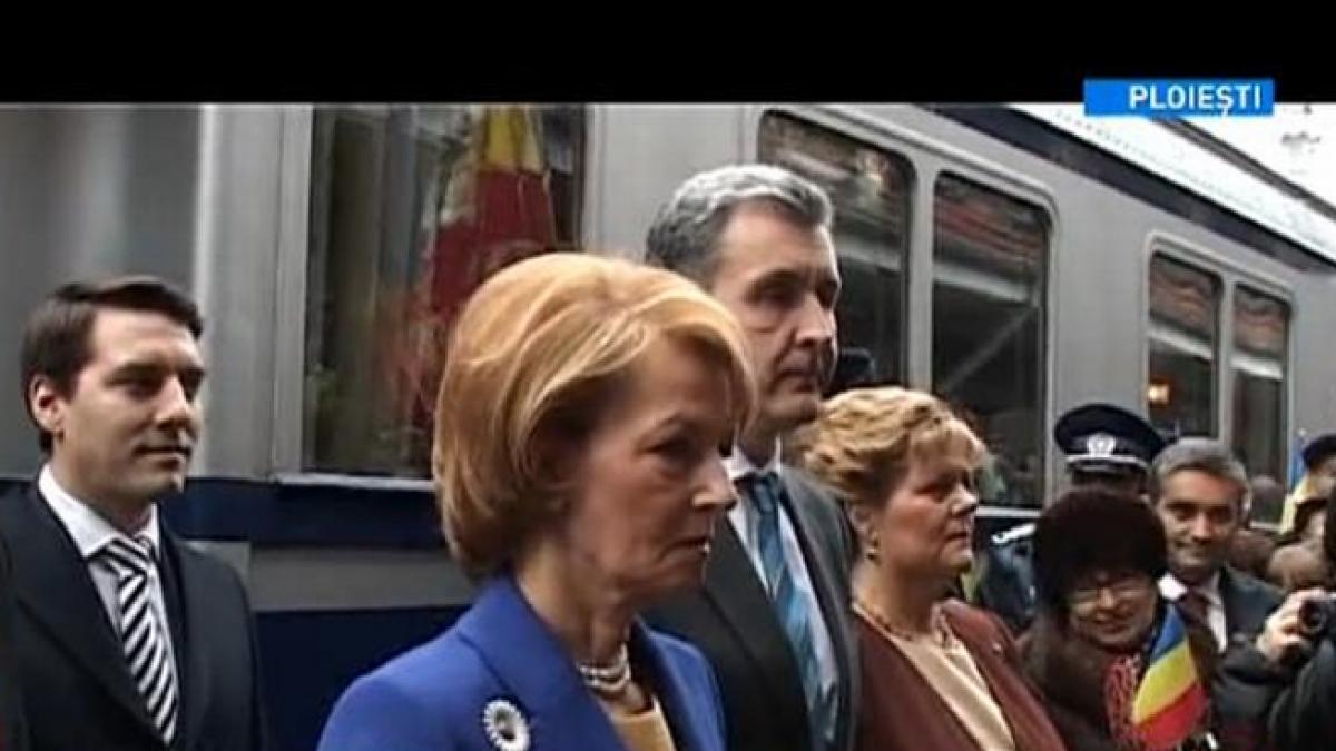 familia regala intampinata de sute de oameni la ploiesti