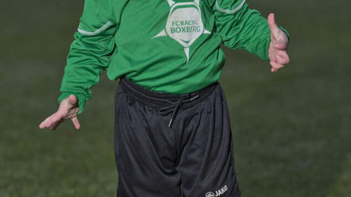 fotbalist profesionist la nici doi ani surprinzator recordul in domeniu a ramas in picioare