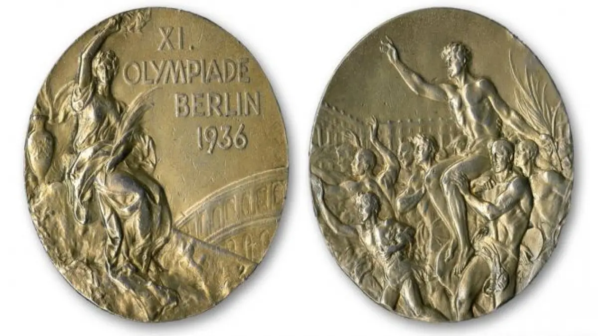 una dintre medaliile cucerite de jesse owens la jo din 1936 scoasa la licitatie