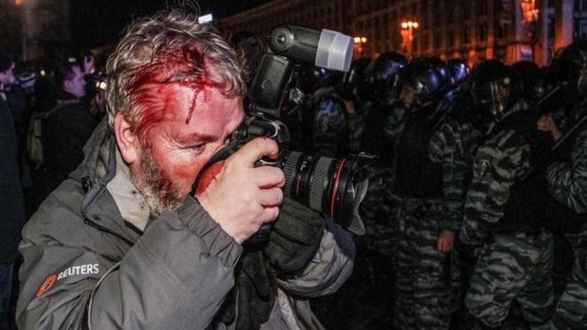 zeci de jurnalisti au fost batuti in timpul protestelor din kiev