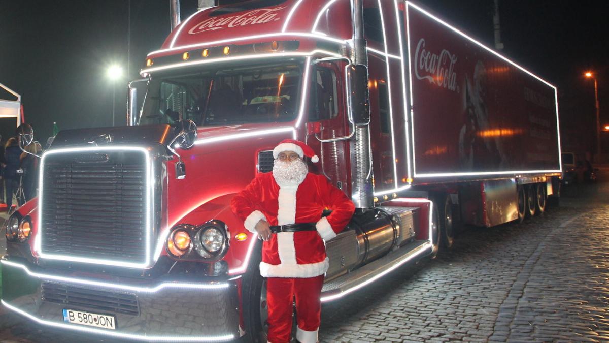 caravana coca cola da startul magiei sarbatorilor de iarna in 5 orase din tara