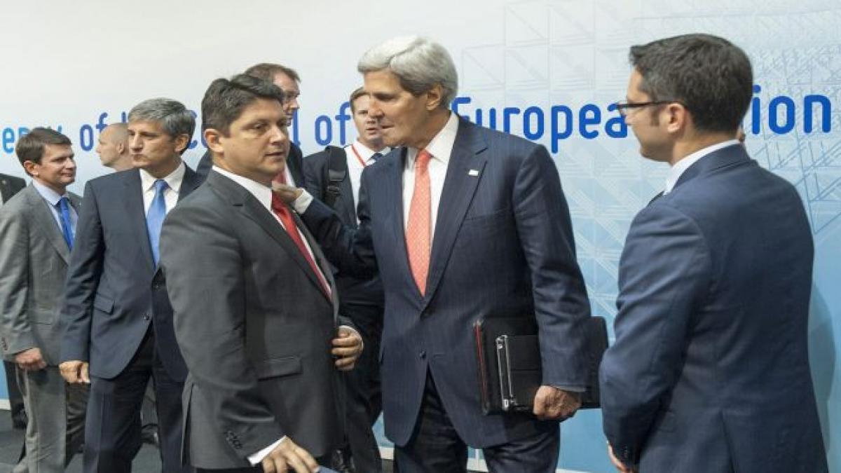john kerry invitat sa viziteze romania in 2014