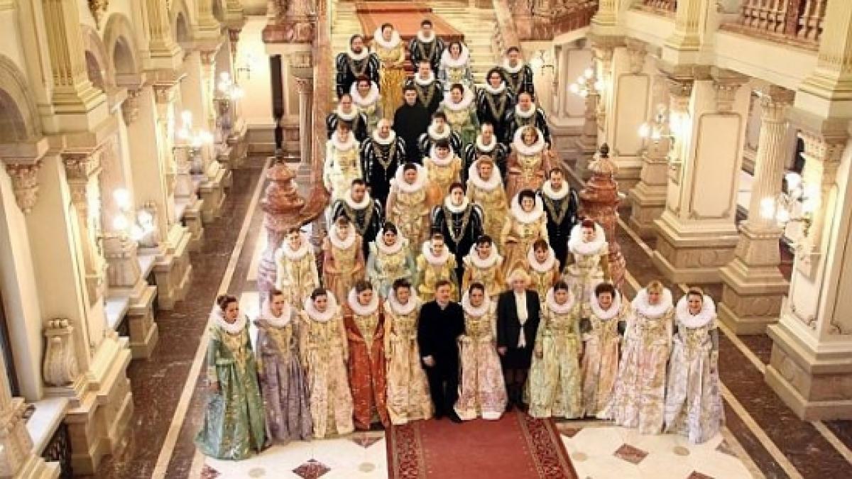 corul madrigal readuce magia colindelor la sinteza zilei