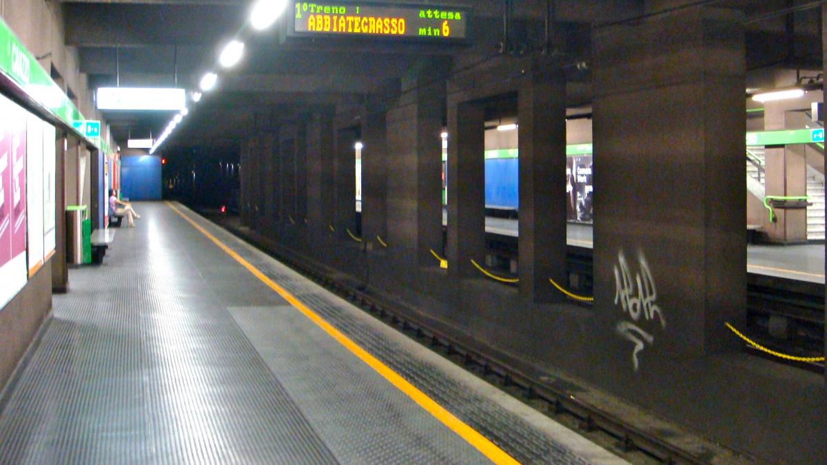 un italian a murit dupa ce a fost agresat de trei romani la metroul din milano