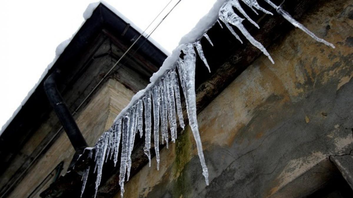 e ger de crapa pietrele temperaturi de 15 grade la miercurea ciuc oamenii spun ca gerul a venit