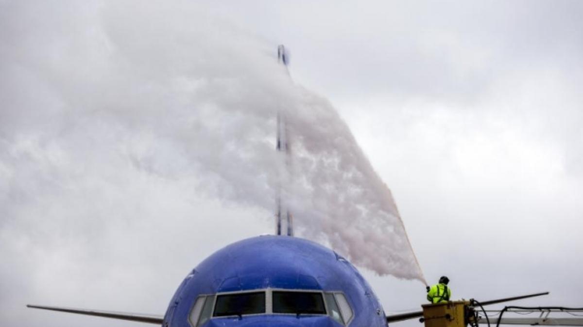 haos in transportul aerian britanic din cauza furtunii xaver