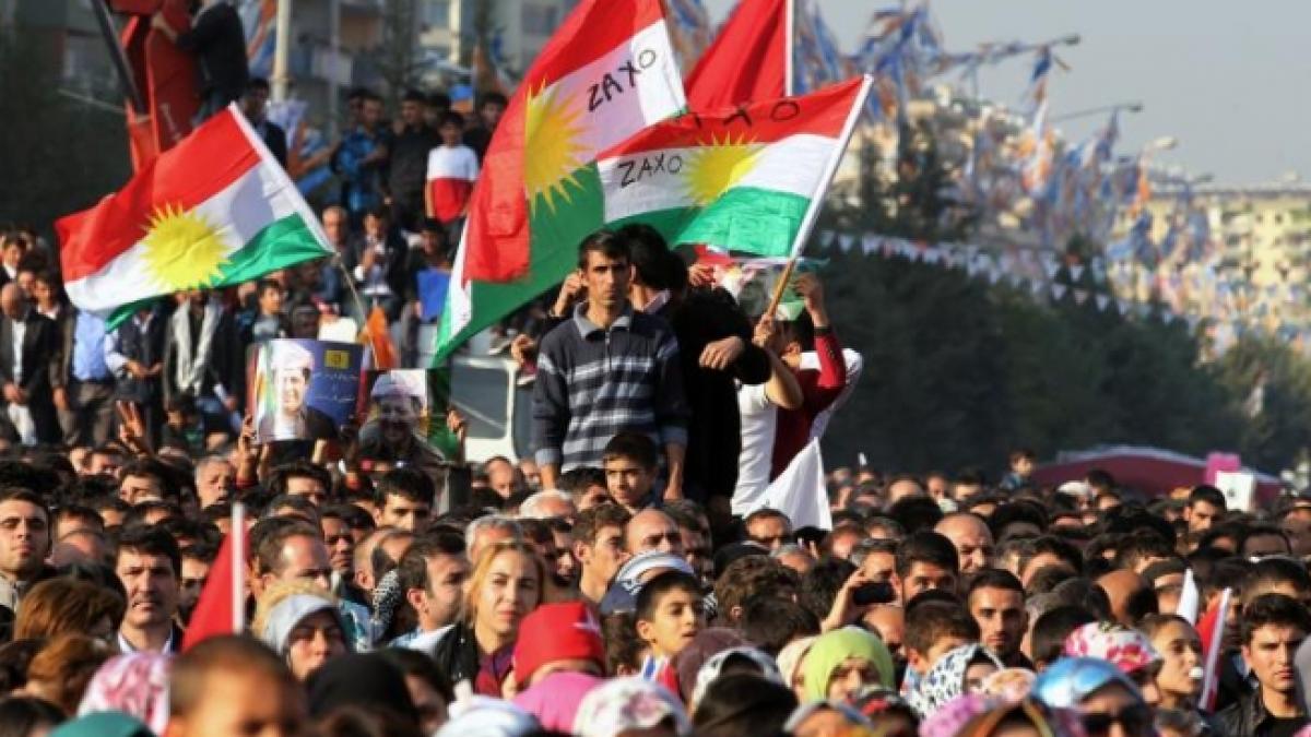 cel putin zece raniti in urma unor proteste violente din turcia