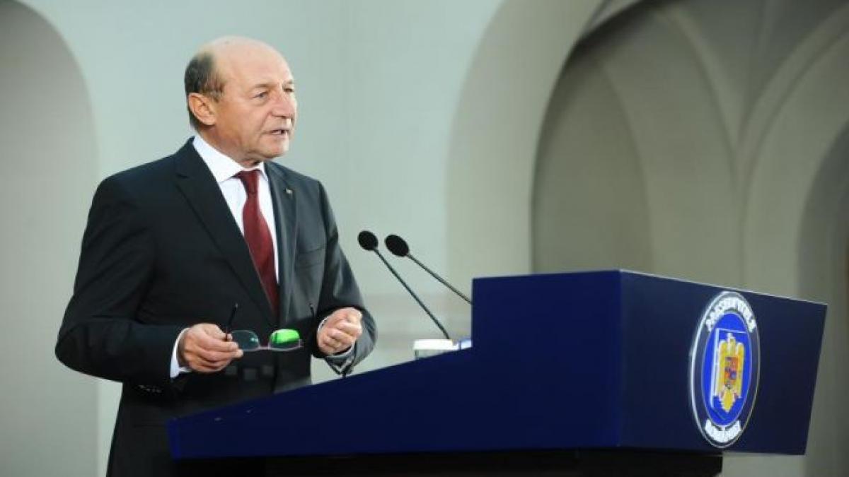 basescu cred ca descentralizarea nu trece de ccr o voi trimite inapoi daca ajunge la mine in forma