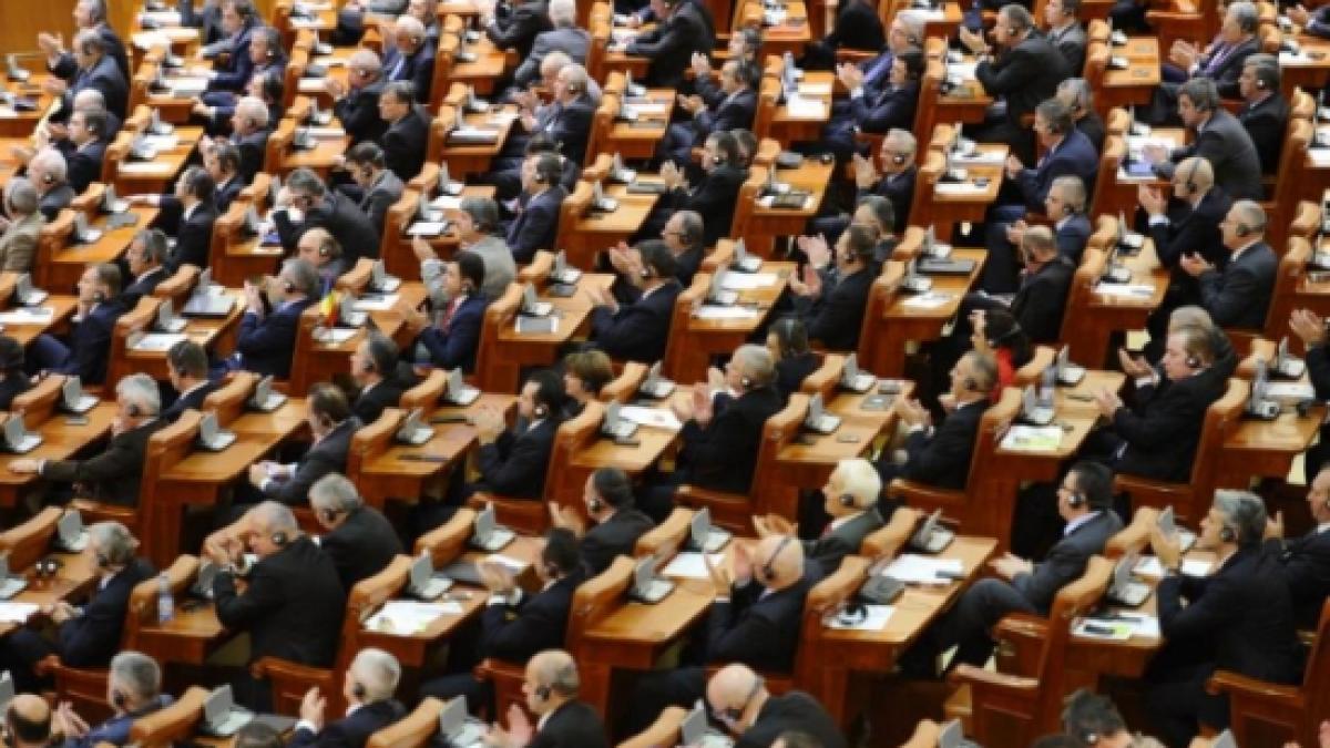 legea amnistierii amanata in parlament