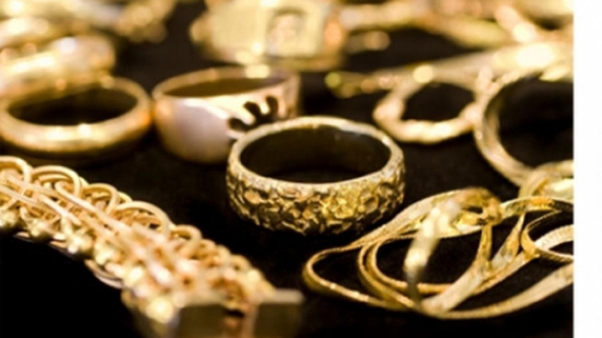 sute de perchezitii la o grupare suspectata de contrabanda cu bijuterii din aur aduse din turcia