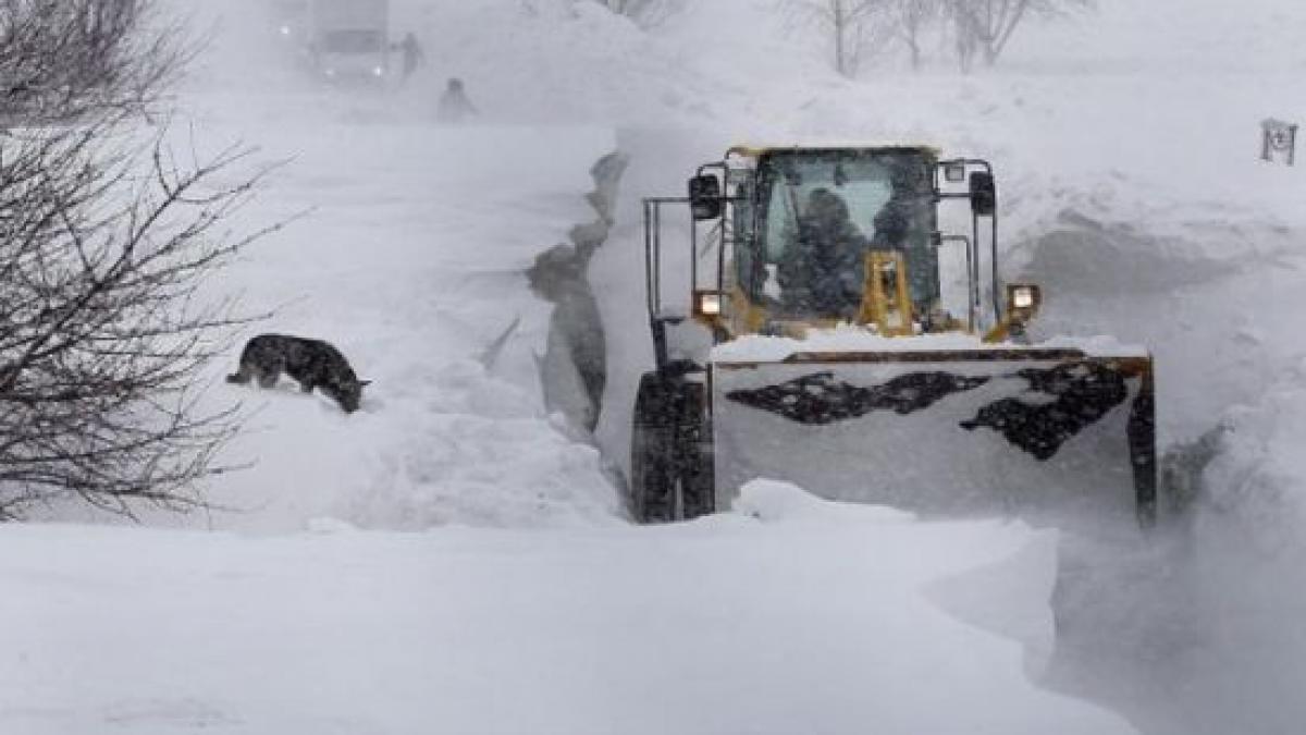 viscolul face ravagii in alba peste 100 de oameni au ramas blocati in zapada