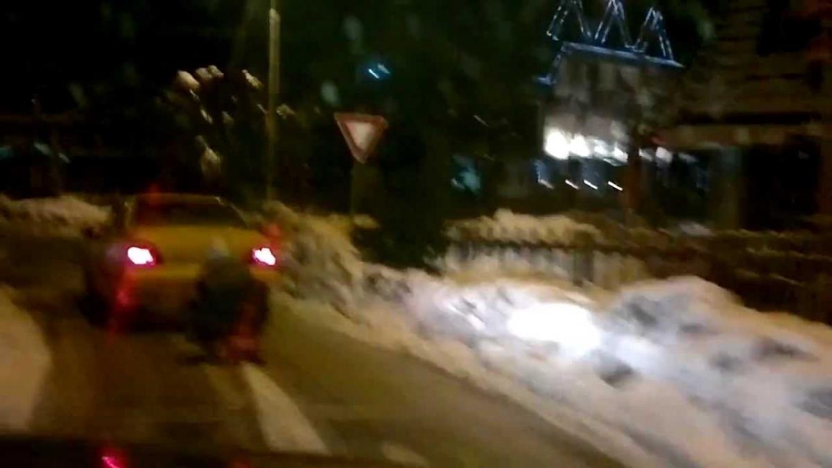 a legat de masina lui trei sanii si a demarat in tromba era sa omoare mai multi copii dupa ce