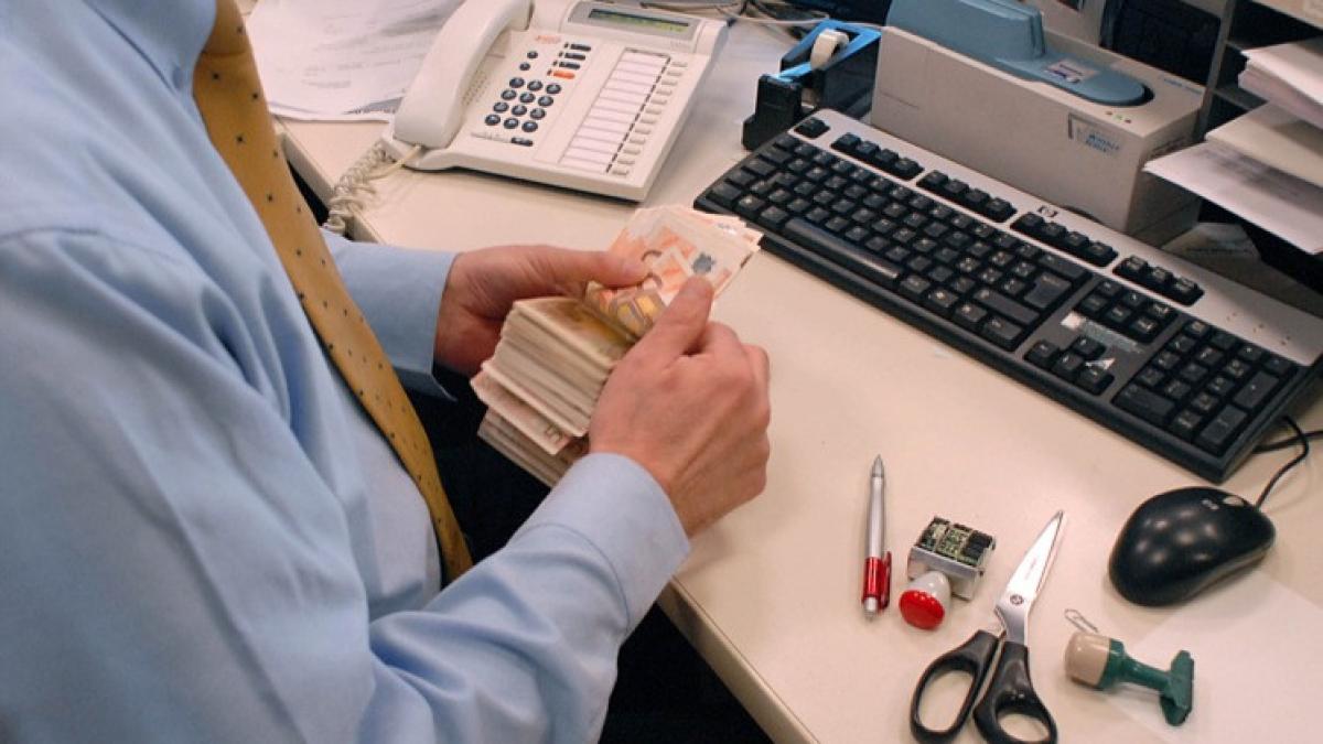 cum inchizi un cont bancar iar dupa 5 ani iti bat la usa recuperatorii de credite i s a intamplat