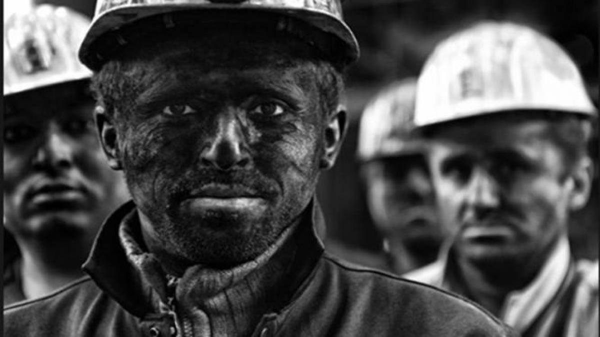 ianukovici cheama minerii peste 20 000 de persoane din donetk vin astazi la kiev