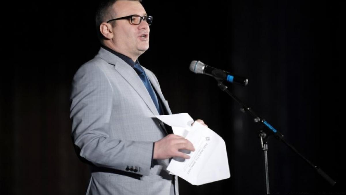 viitorul ministru al culturii paseste cu stangul ce replica agramata a dat gigel stirbu