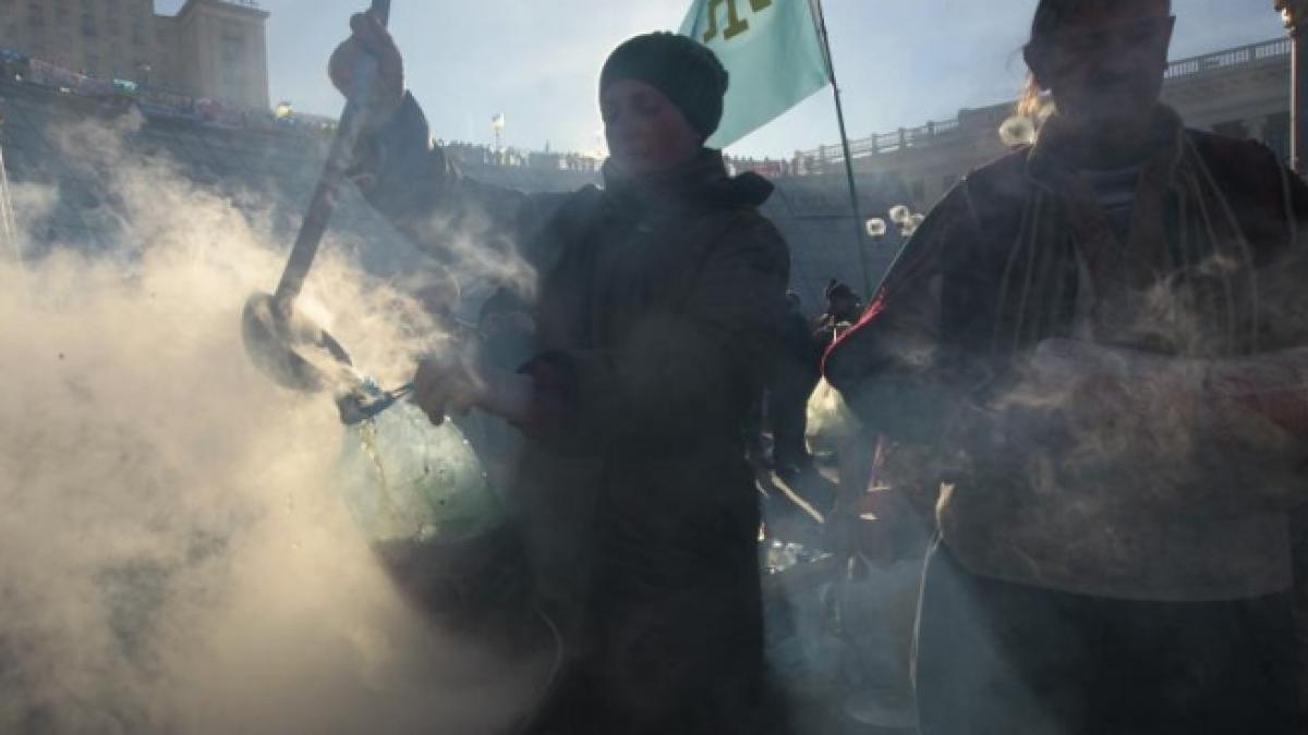 primarul din kiev a fost revocat din functie pentru dispersarea violenta a manifestantilor