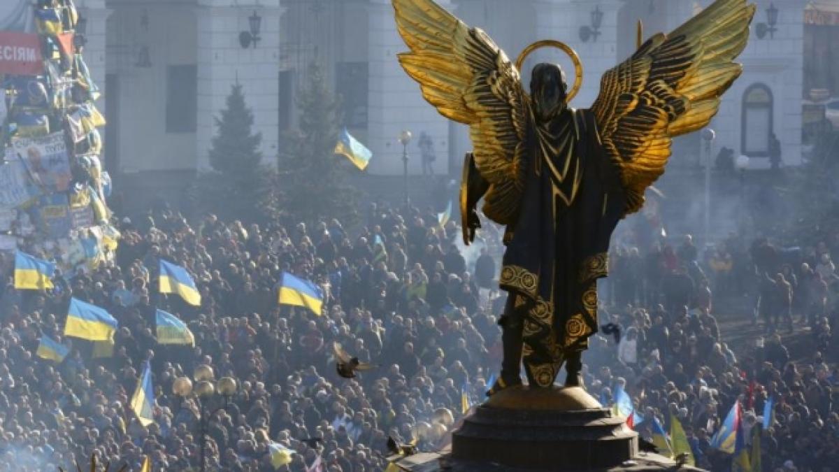 proteste de amploare la kiev circa 60 000 de manifestanti au iesit pe strazi