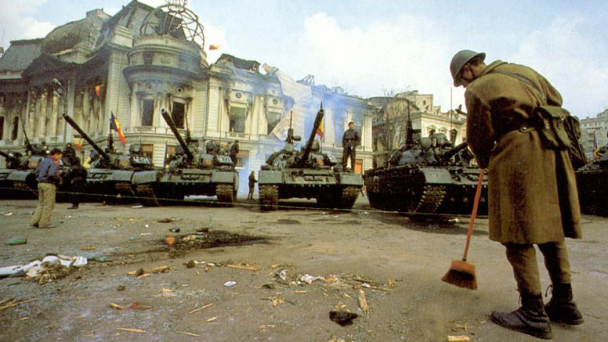 de 24 de ani respiram libertatea pe 17 decembrie 1989 la timisoara oamenii ieseau in strada iar