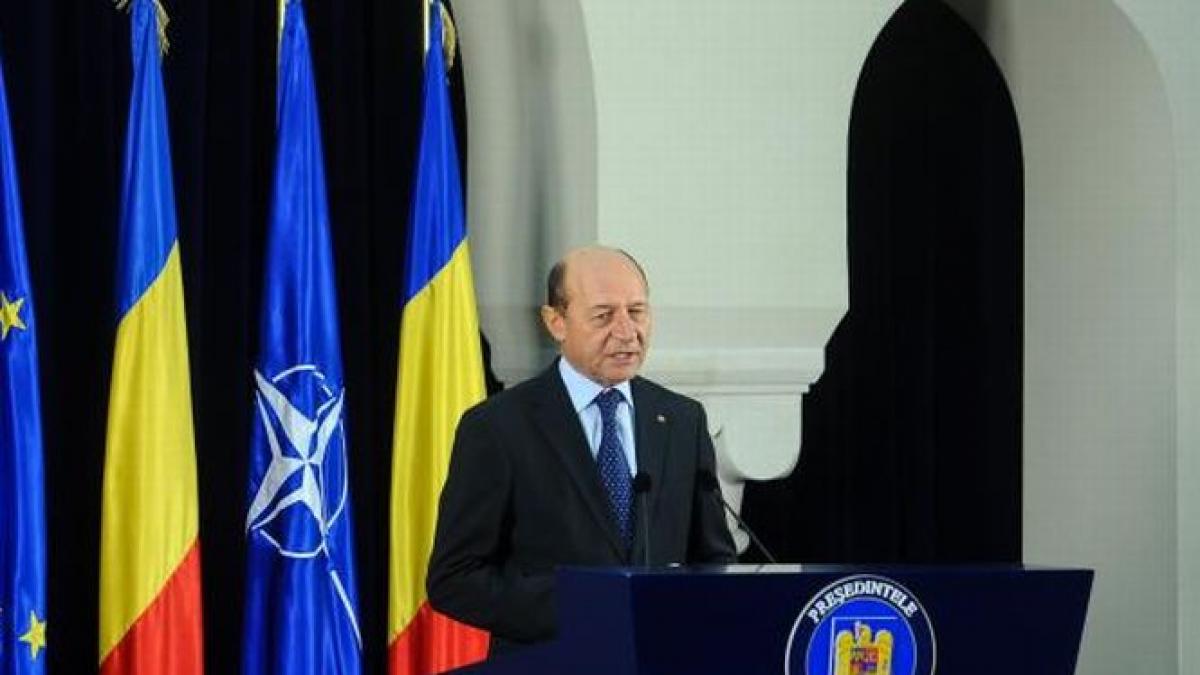 basescu a anuntat ca isi asuma explicarea erorilor legate cresterea accizei la carburant la