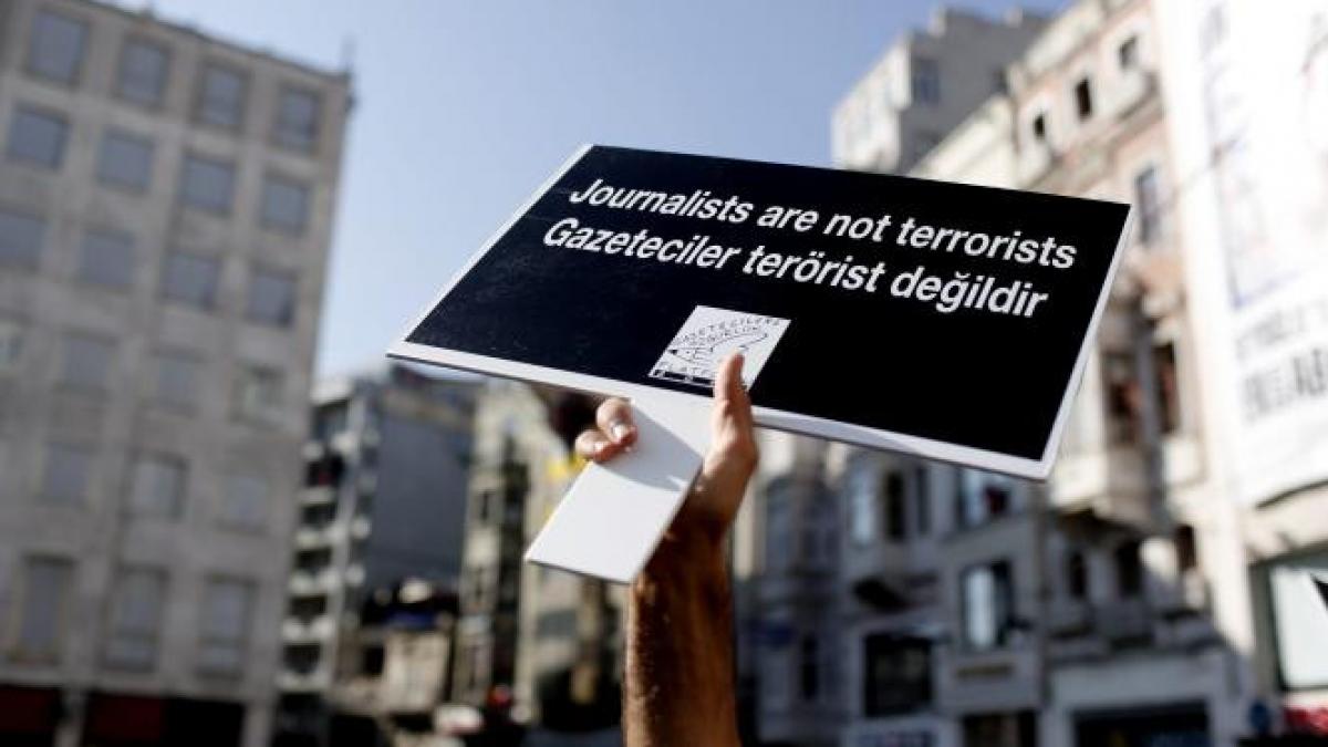 peste 50 de jurnalisti ucisi in ultimul an in timp ce si exercitau meseria turcia tara cu cei mai