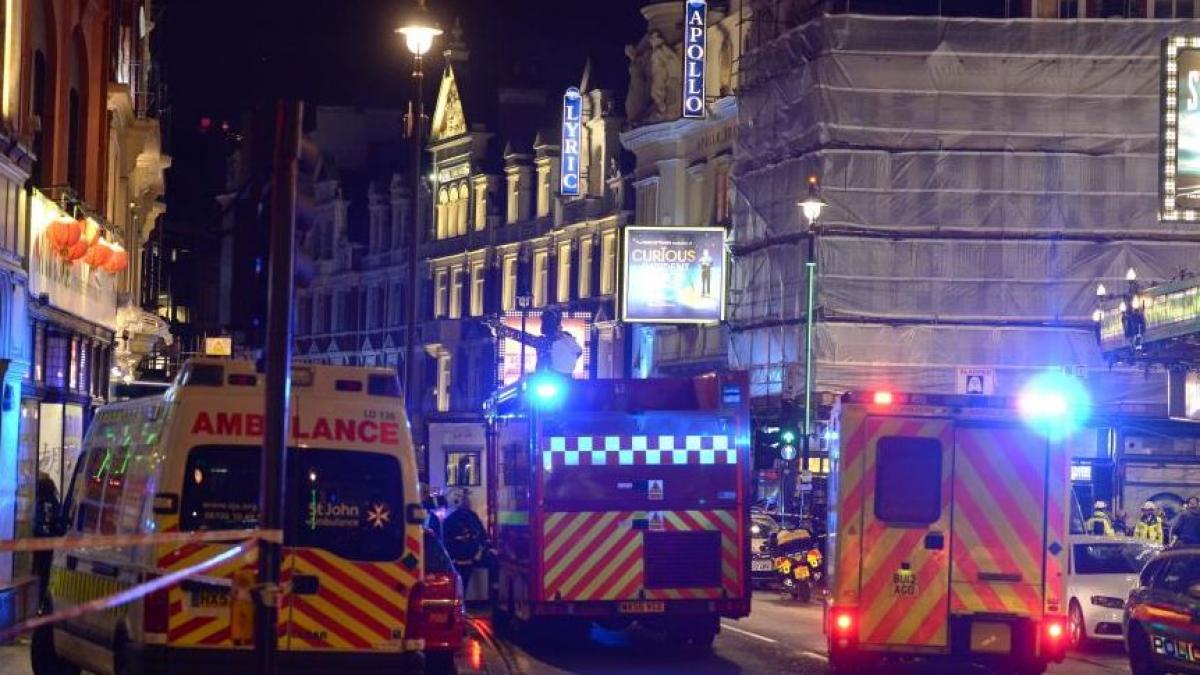 era un haos total a fost ingrozitor peste 80 de raniti dupa ce acoperisul unui teatru din londra s