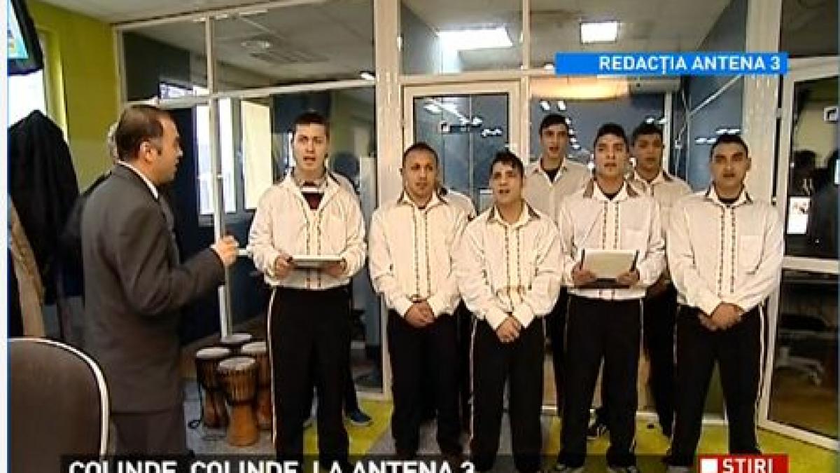 redactia antenei 3 colindata de ansamblul penitenciarului de minori si tineri din craiova