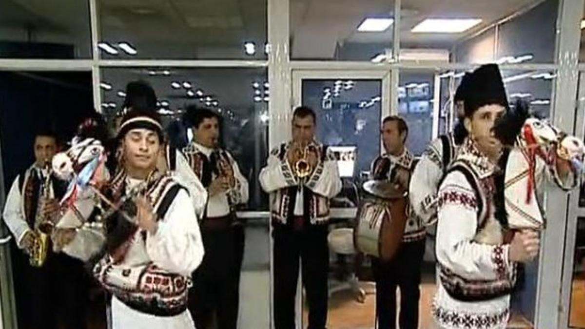 colindatori din toata tara in redactia antena 3