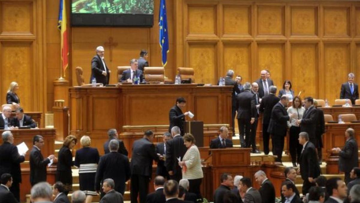 sarbatori cu munca pentru parlamentari