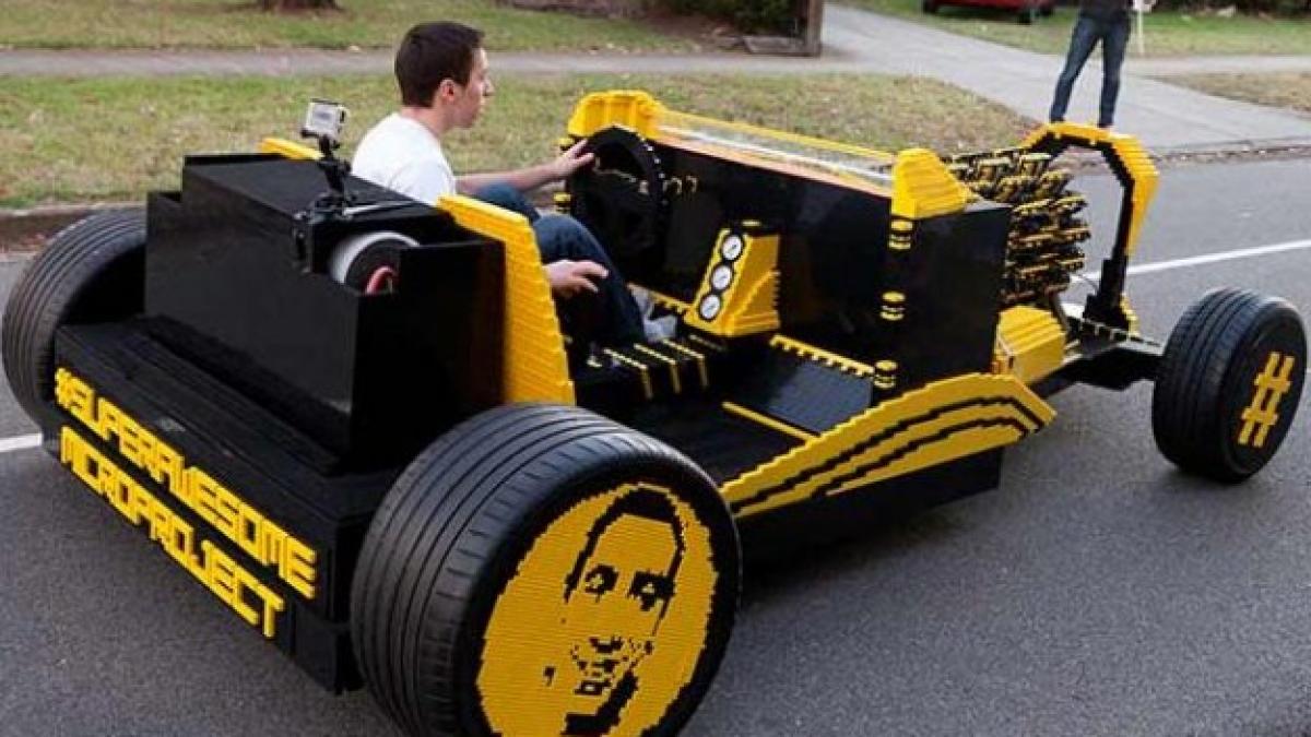 un roman a construit prima masina facuta integral din piese lego